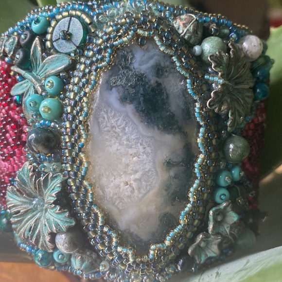 One of a kind bracelet with real stone - Picture 1 of 8